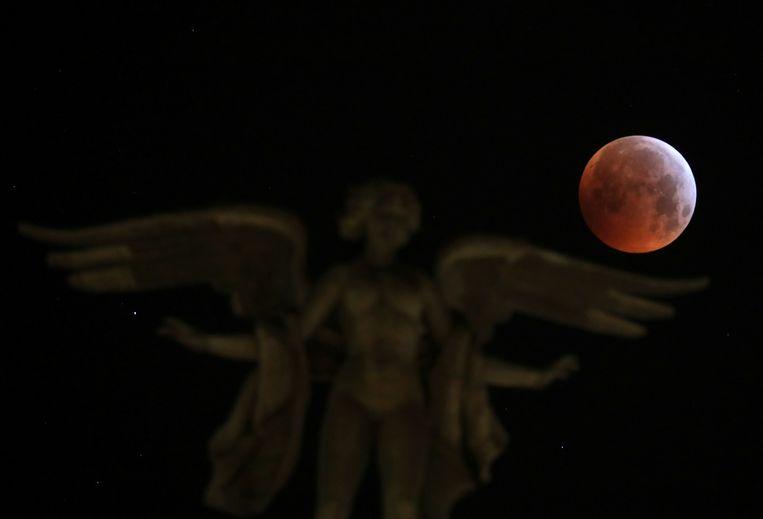 Photos: So beautiful is the total lunar eclipse 4 Photos: So beautiful is the total lunar eclipse 4
