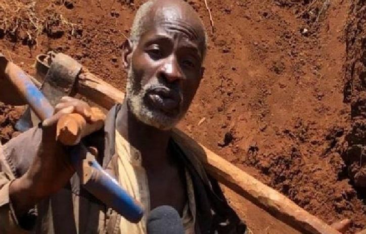 Kenyan creates 1.5km road with bare hands after Gov't failed