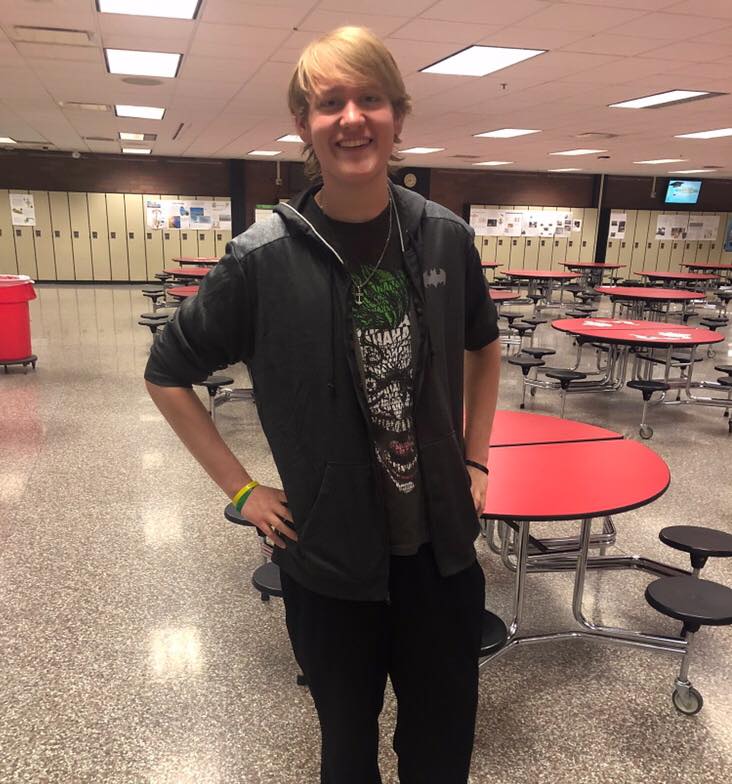 Michael (17) avoids the school bus and has lost 55 kilos while walking 1 Michael (17) avoids the school bus and has lost 55 kilos while walking