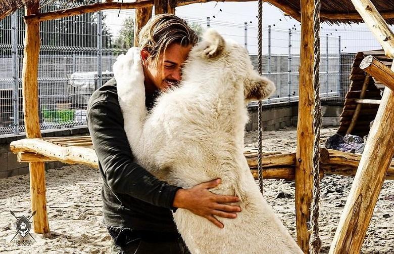 Dean Schneider drops his prestigious job for animals in Africa